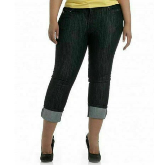 NWT ROCAWEAR Y2K Cuff Dark Wash Crop Jean Capri Stretch PLUS SIZE   16 - Picture 9 of 17